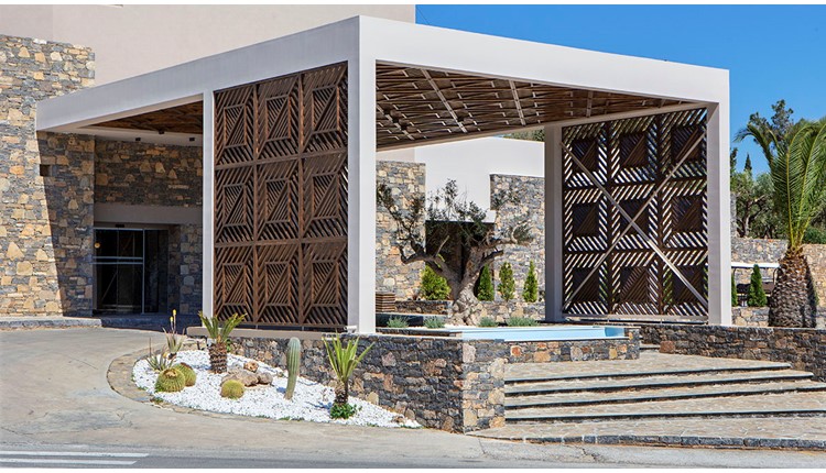 Zeus Eleva Mirabello Bay, Крит